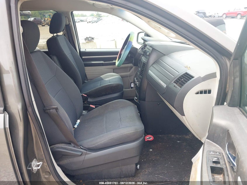 2010 DODGE GRAND CARAVAN auction photo 5