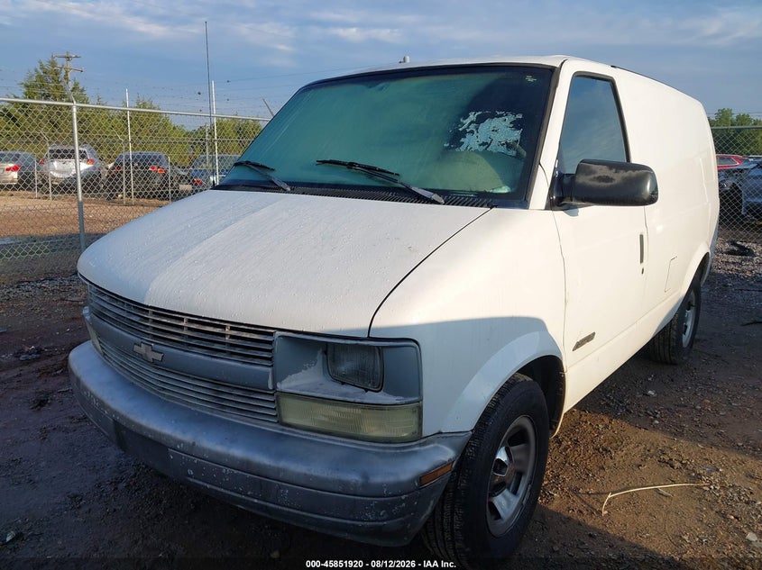 2002 Chevrolet Astro, Engine Burn, IAAI, VIN 1GCDM19X12B110767 — photo 2