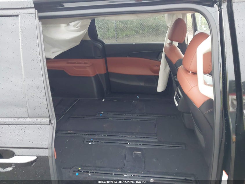 2025 KIA CARNIVAL MPV auction photo 8