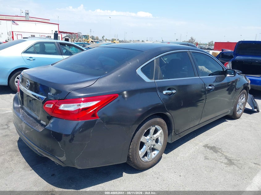 2017 NISSAN ALTIMA auction photo 4