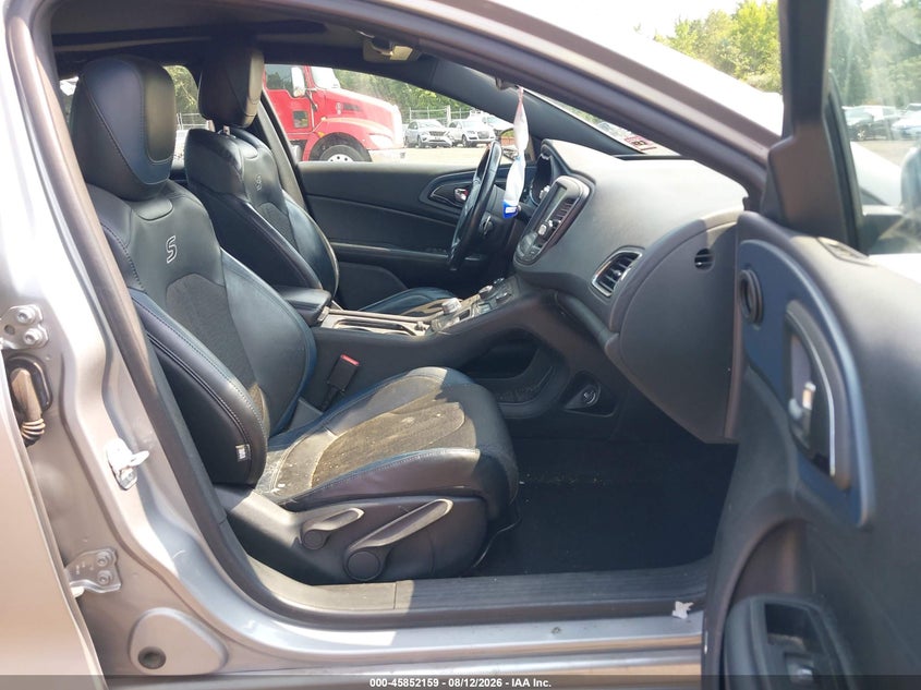 2015 CHRYSLER 200 auction photo 5