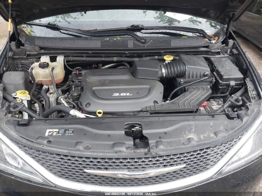 CHRYSLER PACIFICA 2017 VIN 2C4RC1BG8HR607991