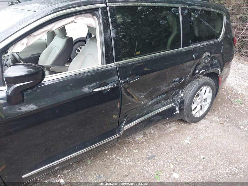 CHRYSLER PACIFICA 2017 VIN 2C4RC1BG8HR607991