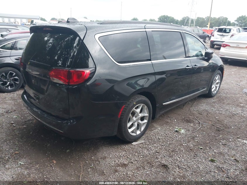 2017 CHRYSLER PACIFICA auction photo 4