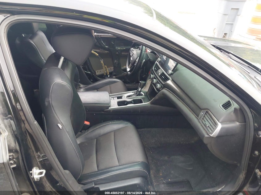 2018 HONDA ACCORD auction photo 5