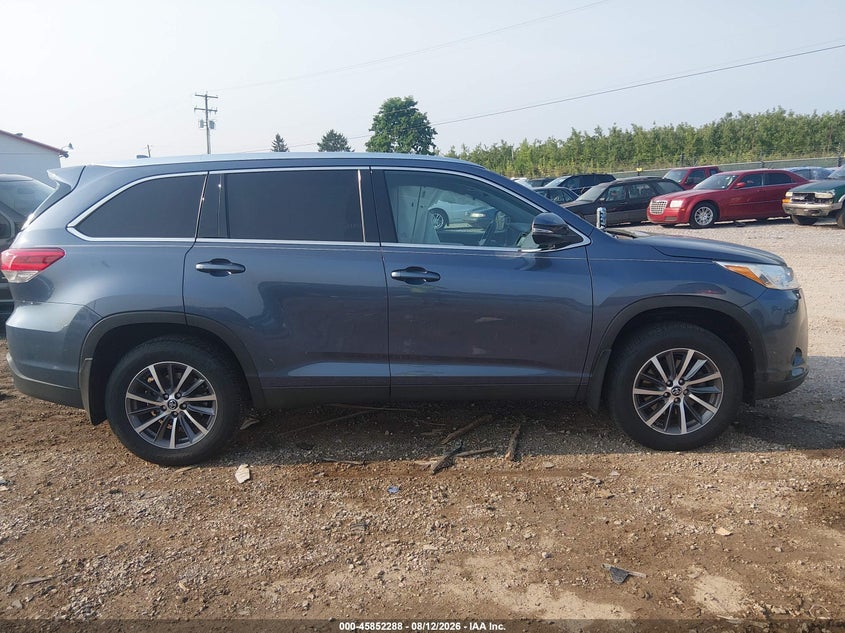 TOYOTA HIGHLANDER - zdjęcie 13