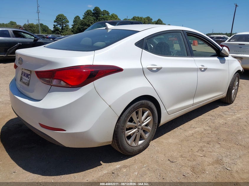 2015 HYUNDAI ELANTRA auction photo 4
