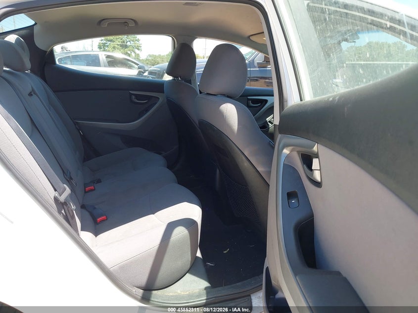 2015 HYUNDAI ELANTRA auction photo 8