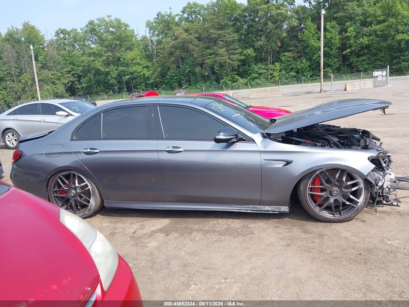 MERCEDES-BENZ AMG E 63 - zdjęcie 13