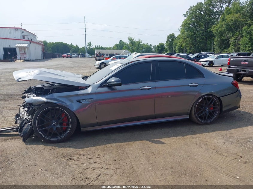 MERCEDES-BENZ AMG E 63 - zdjęcie 14