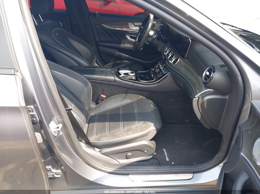 MERCEDES-BENZ AMG E 63 - zdjęcie 5