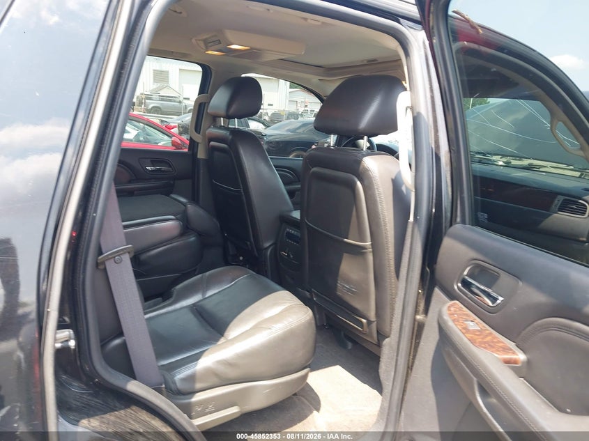 2011 GMC YUKON auction photo 8