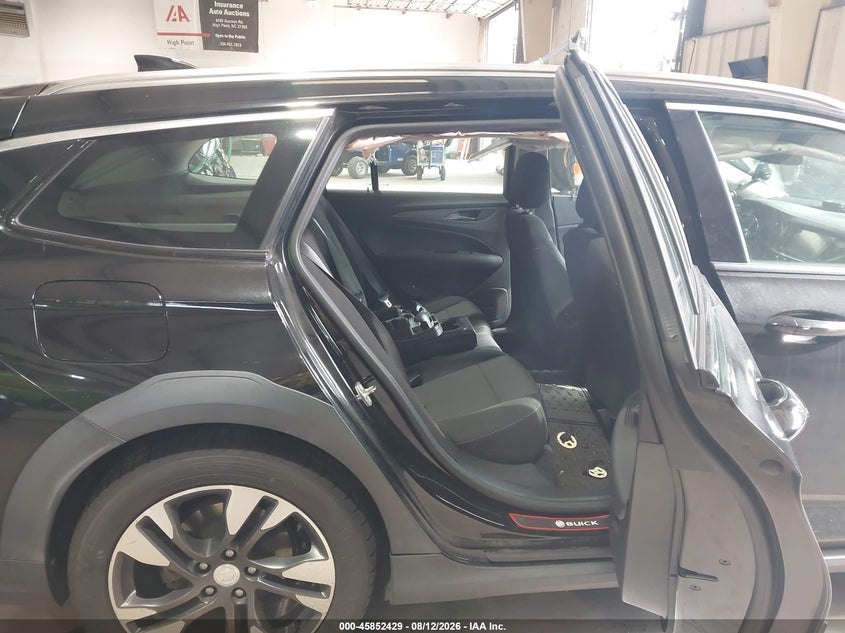 2018 BUICK REGAL TOURX auction photo 8
