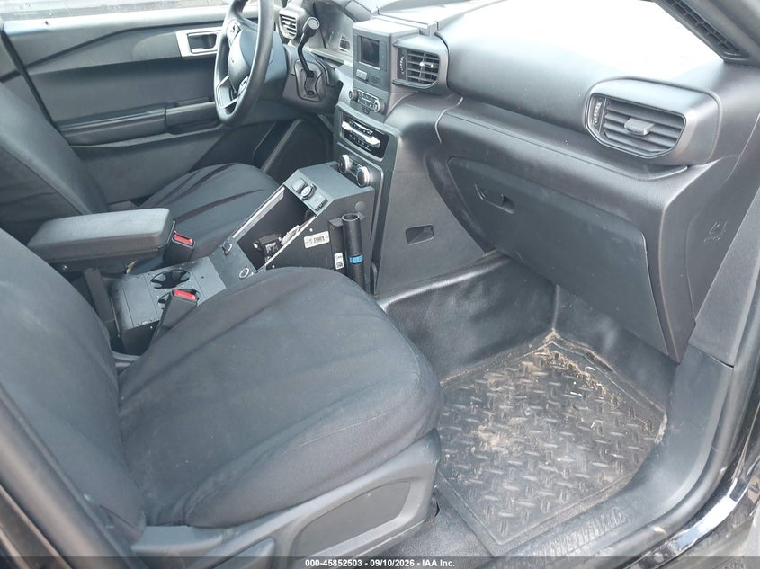 2023 FORD POLICE INTERCEPTOR UTILITY auction photo 5