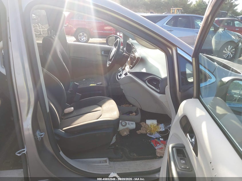 CHRYSLER PACIFICA 2017 VIN 2C4RC1DG4HR642900