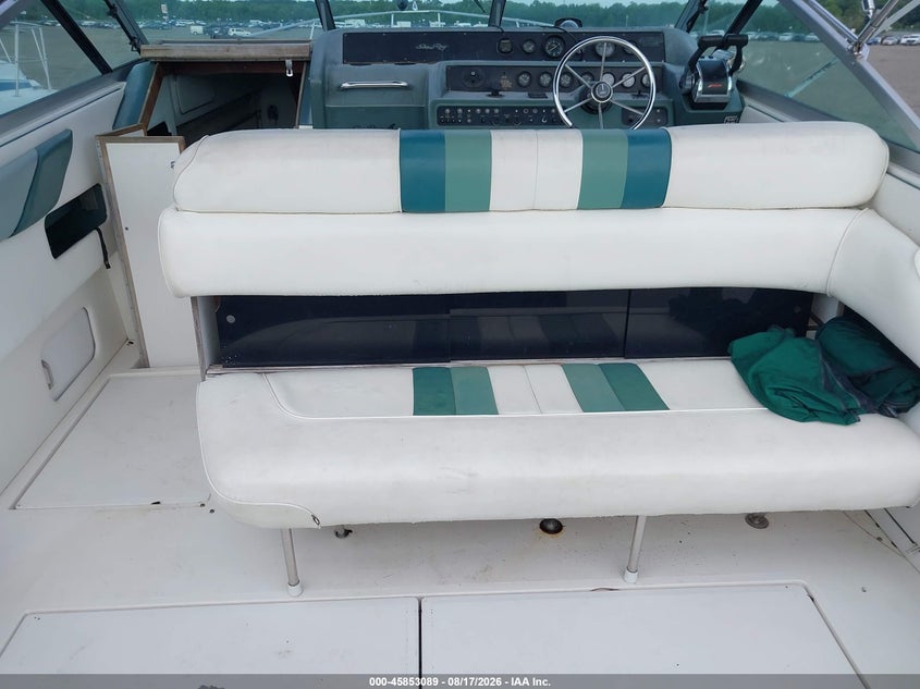 1989 SEA RAY SUNDANCER auction photo 8