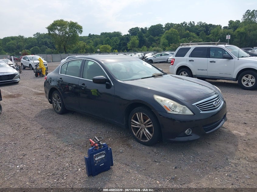 2013 INFINITI G37X — zdjęcie z aukcji