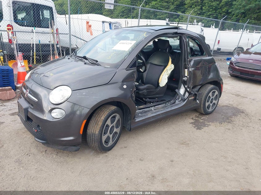 2016 Fiat 500, Left Side, IAAI, VIN 3C3CFFGE2GT143033 — photo 2