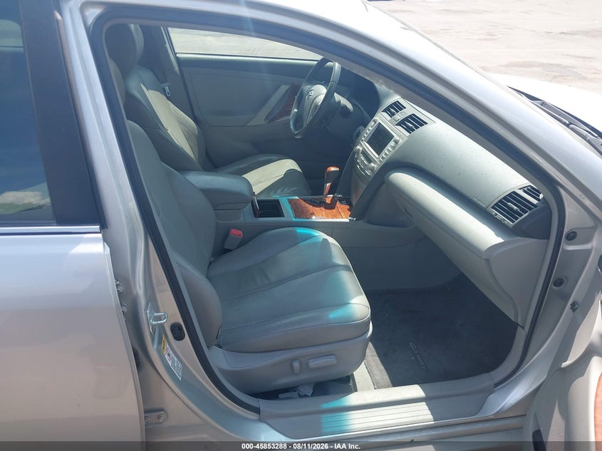 2011 TOYOTA CAMRY HYBRID auction photo 5