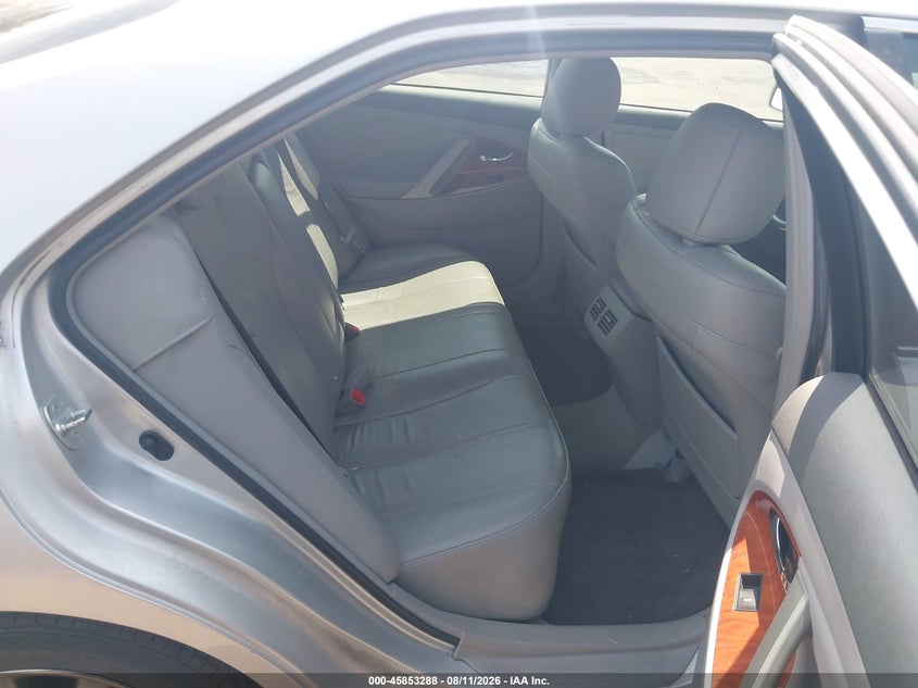 2011 TOYOTA CAMRY HYBRID auction photo 8