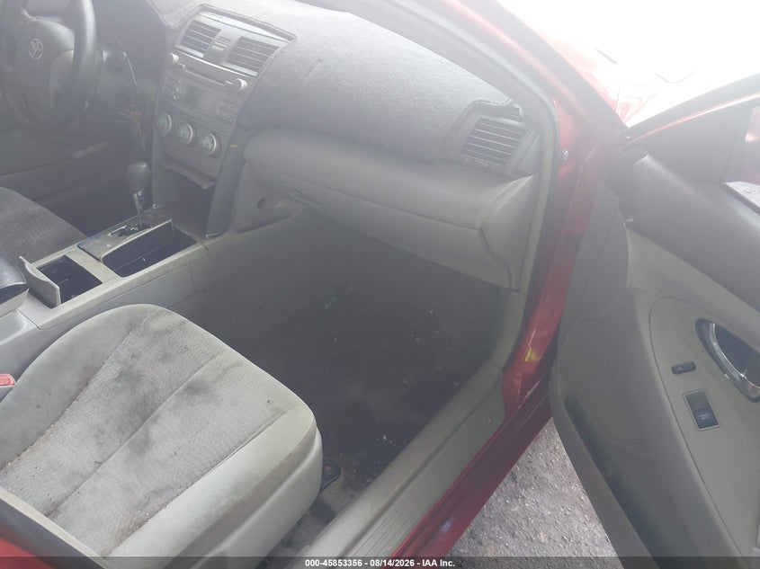 2011 TOYOTA CAMRY auction photo 5