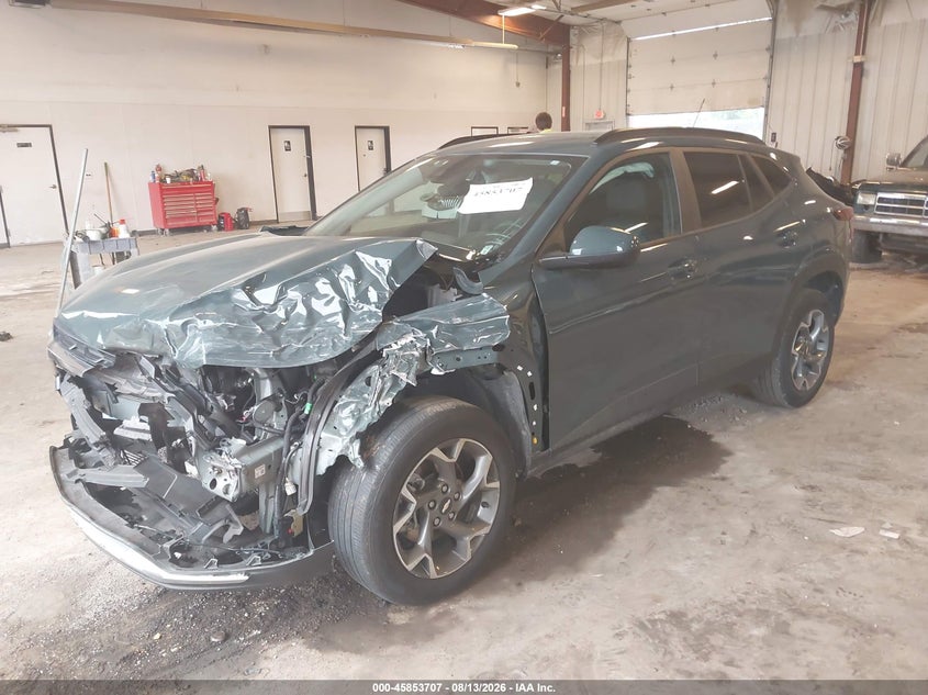 2025 CHEVROLET TRAX auction photo 2