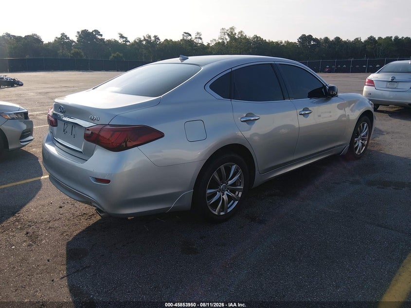 2015 INFINITI Q70 auction photo 4