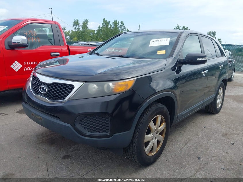 2011 Kia Sorento, Normal Wear & Tear, IAAI, VIN 5XYKT3A17BG049136 — photo 2