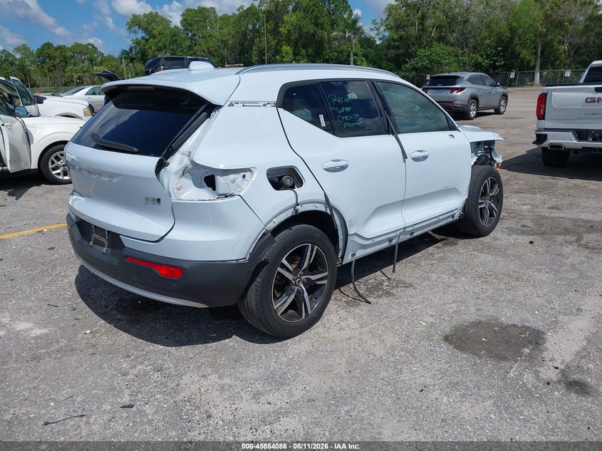 2024 VOLVO XC40 SPORT UTILITY VEHICLE 2.0L I-4 DI, DOHC, VVT, TURBO, 247HP