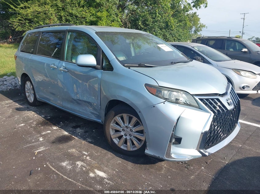 TOYOTA SIENNA - zdjęcie 1