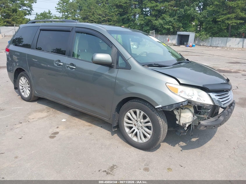 2011 Toyota Sienna Xle V6, Front, IAAI, VIN 5TDYK3DCXBS127132
