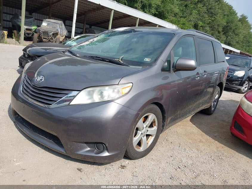 2016 TOYOTA SIENNA LE 8 PASSENGER · Фото 2