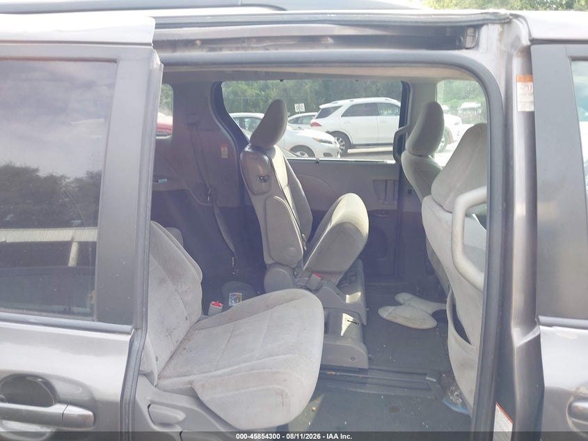 2016 TOYOTA SIENNA LE 8 PASSENGER · Фото 8