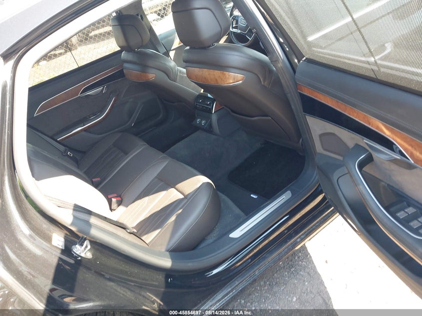 2019 AUDI A8 L auction photo 8