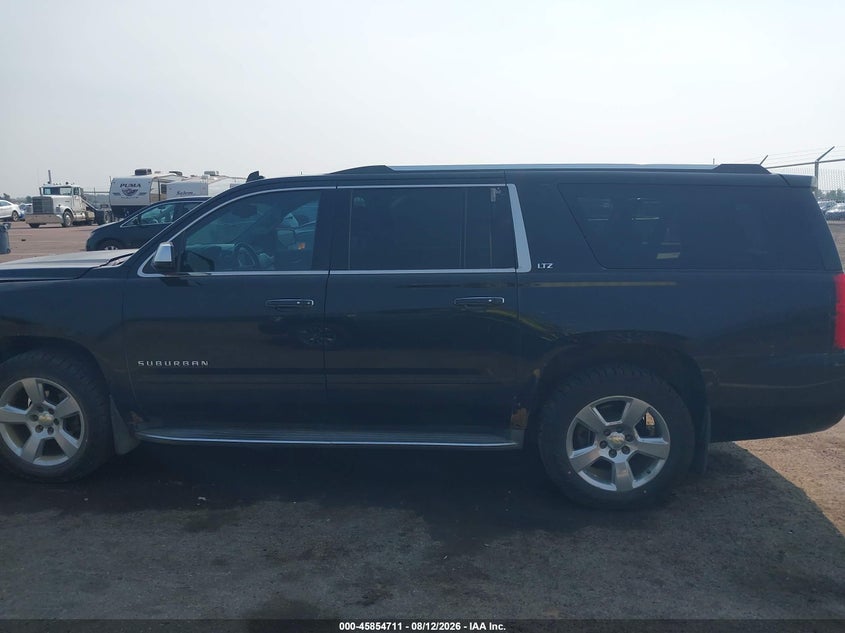 CHEVROLET SUBURBAN 1500 - zdjęcie 14
