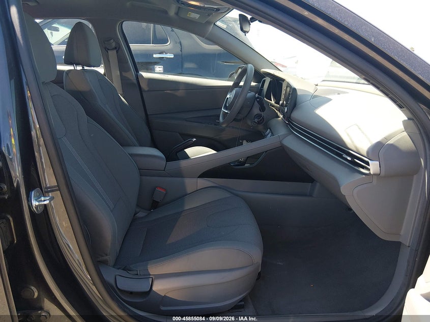 2021 HYUNDAI ELANTRA auction photo 5
