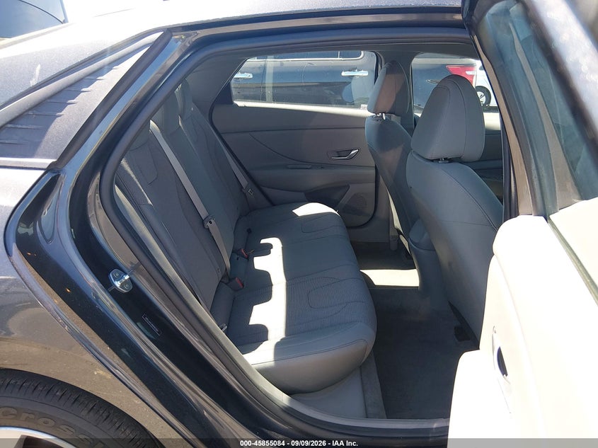 2021 HYUNDAI ELANTRA auction photo 8