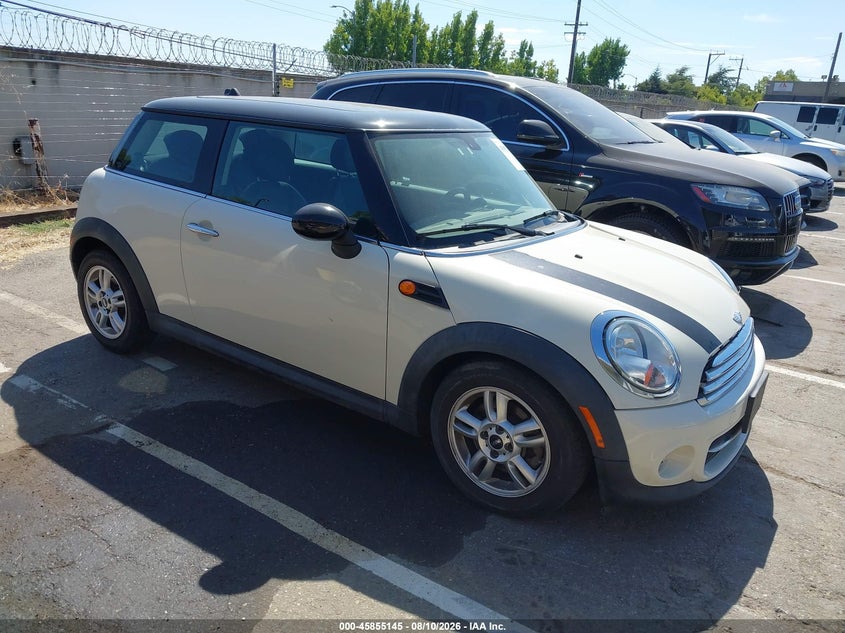 Vin: wmwsu3c58dt690619, lot: 46354078, mini hardtop cooper 2013 img_1