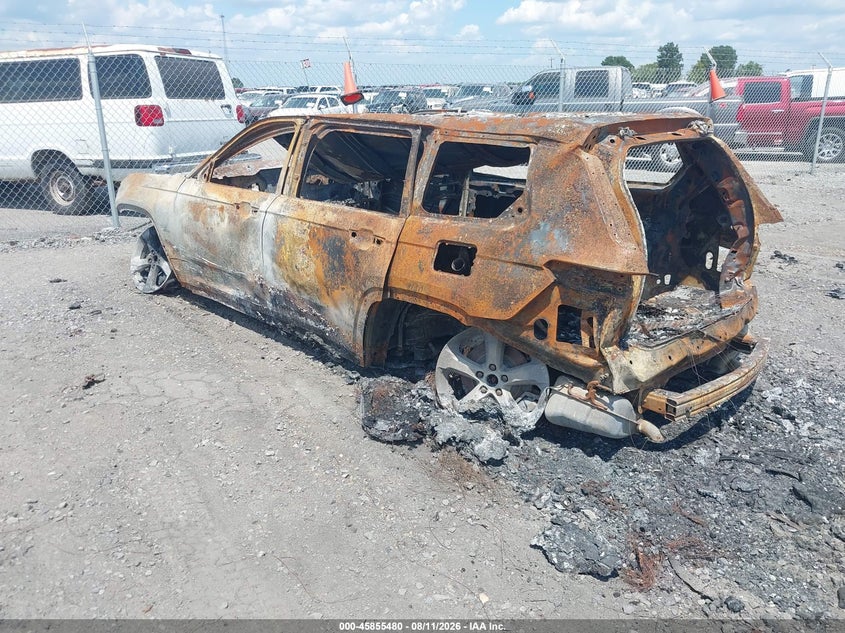 2022 JEEP GRAND CHEROKEE L auction photo 3