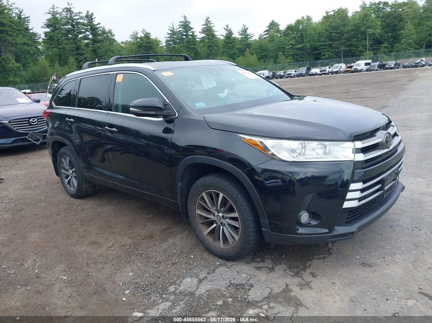 2017 TOYOTA HIGHLANDER auction photo 1