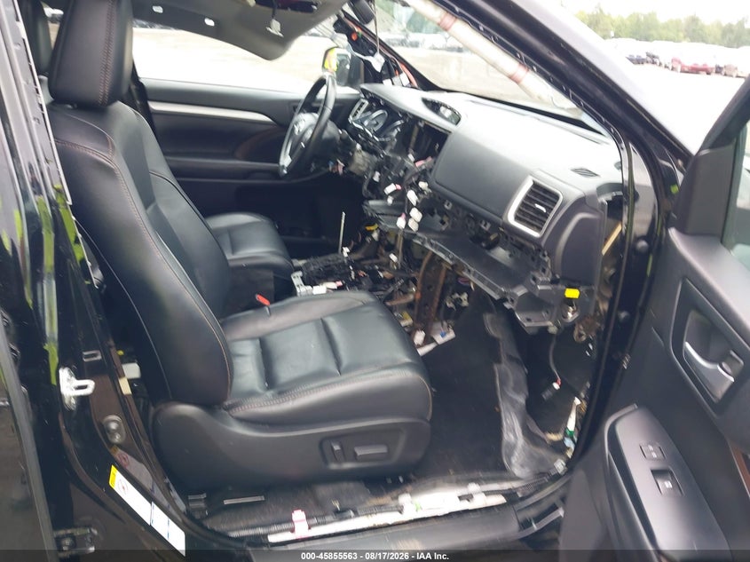 2017 TOYOTA HIGHLANDER auction photo 5