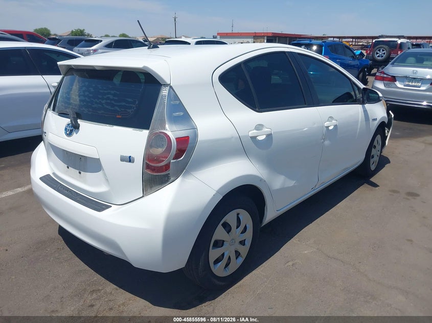 2013 TOYOTA PRIUS C auction photo 4