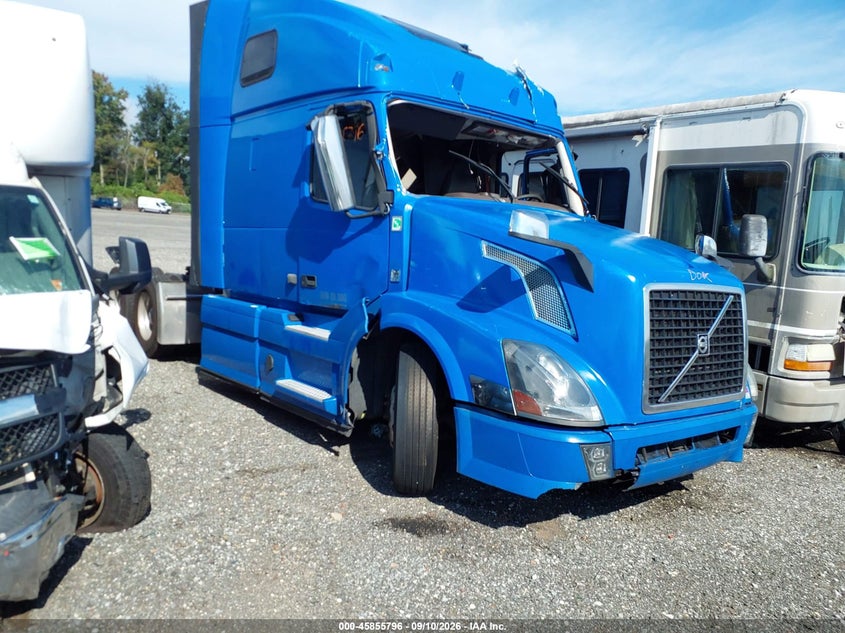 2015 VOLVO VN auction photo 1