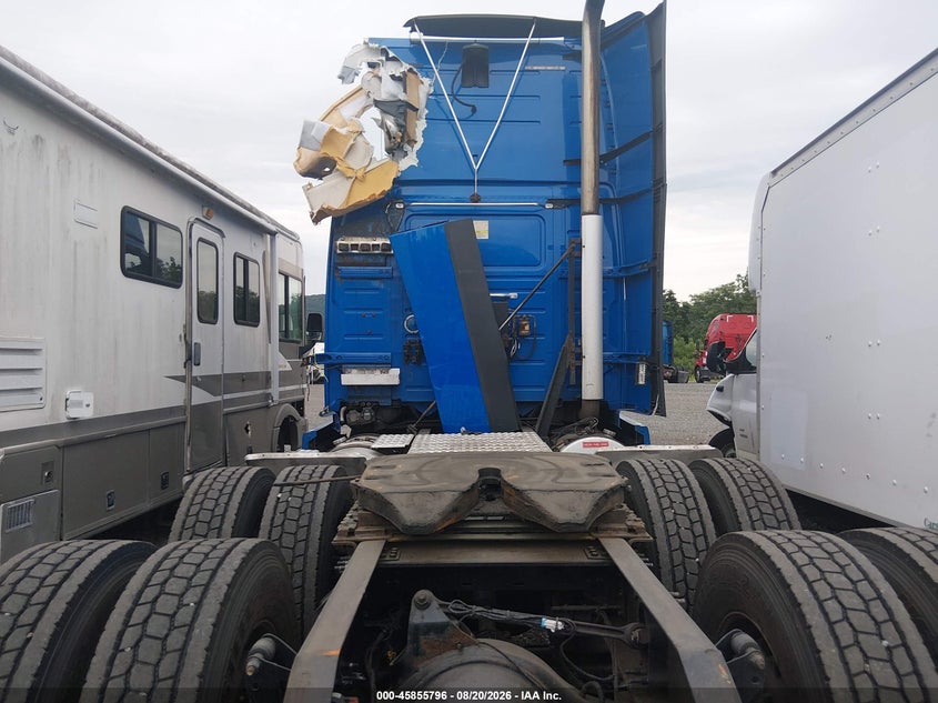 2015 VOLVO VN auction photo 6