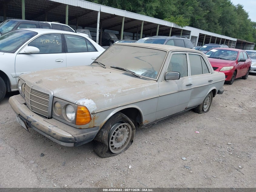 MERCEDES-BENZ 300 1981 VIN WDBAB30A9BB223572