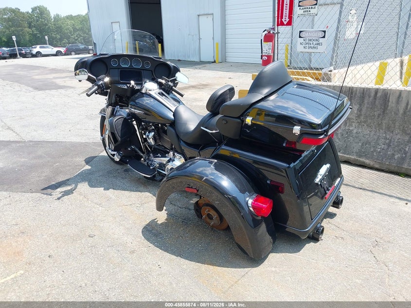 2020 HARLEY-DAVIDSON FLHTCUTG auction photo 3