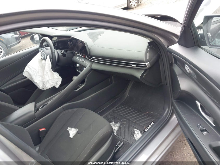 2023 HYUNDAI ELANTRA auction photo 5