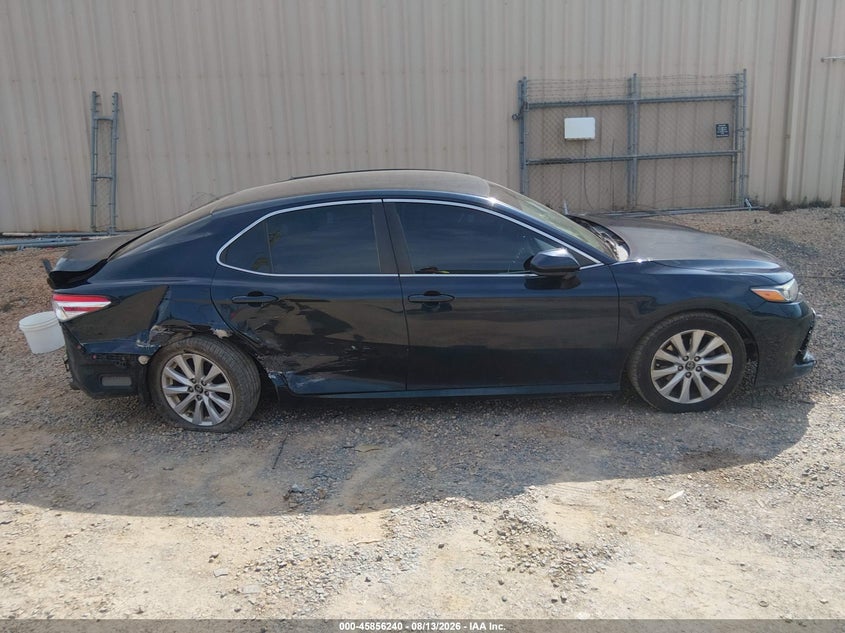 TOYOTA CAMRY - zdjęcie 14