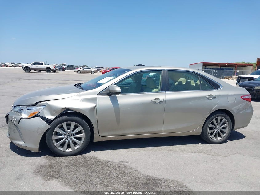 TOYOTA CAMRY - zdjęcie 14