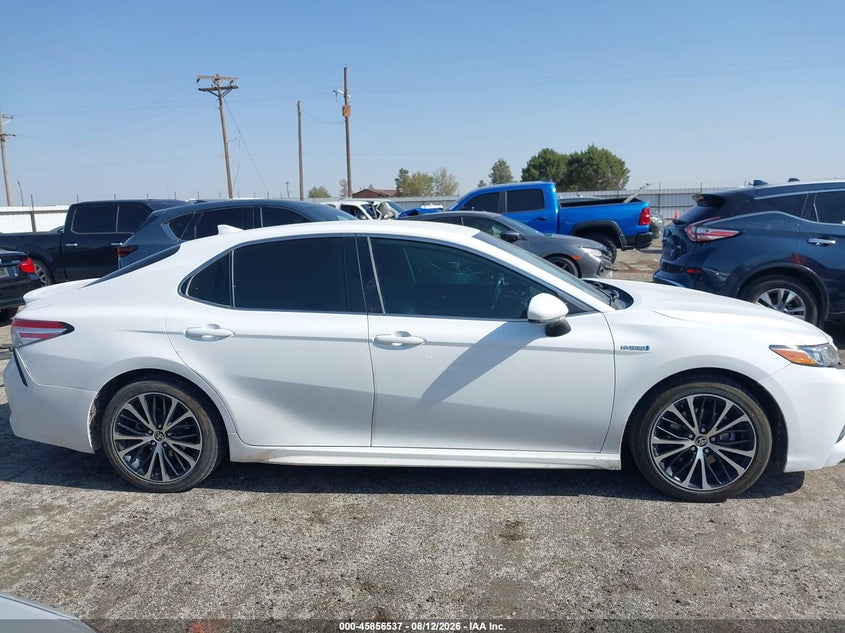 TOYOTA CAMRY - zdjęcie 13